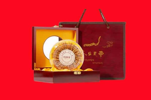 收购资讯:松江区回收冬虫夏草是按克吗